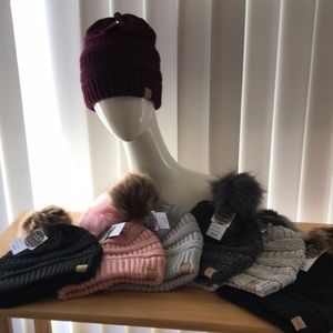 Cruelty Free Fashion Vegan bordo cable knit hat